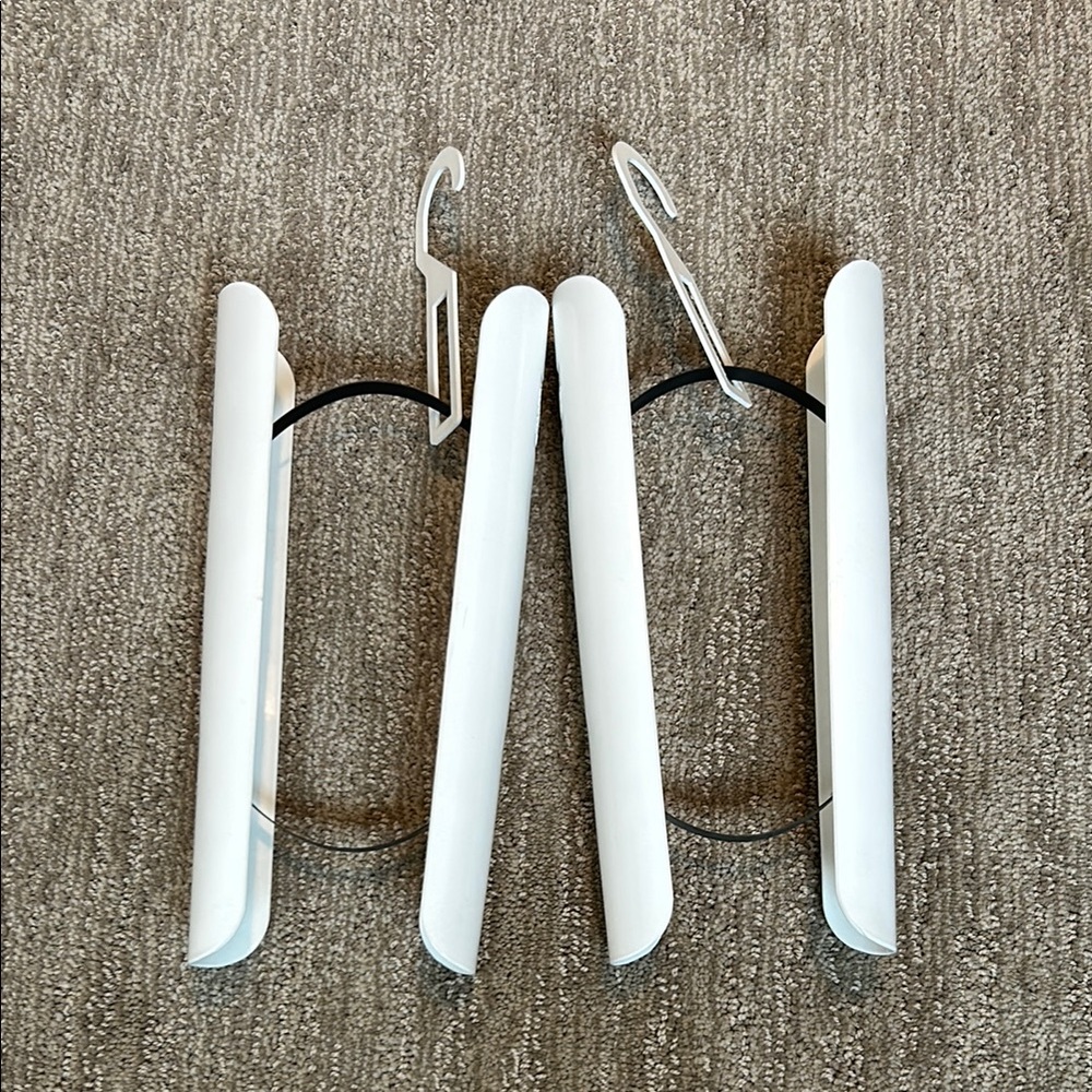 White Plastic Hanger Boot Trees
